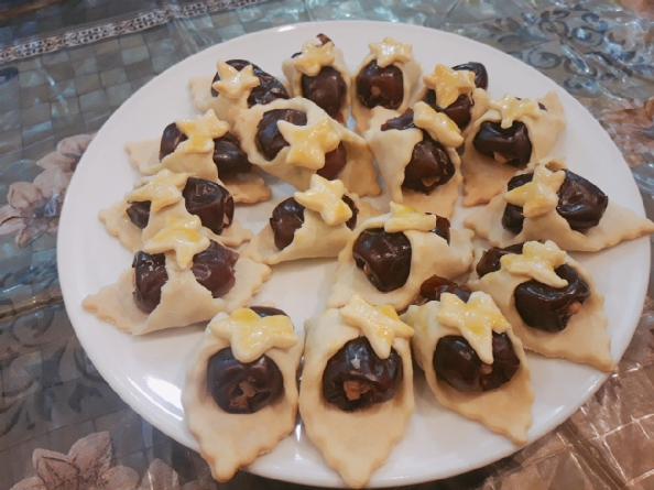 اشکال مختلف خمیر دورپیچ خرما